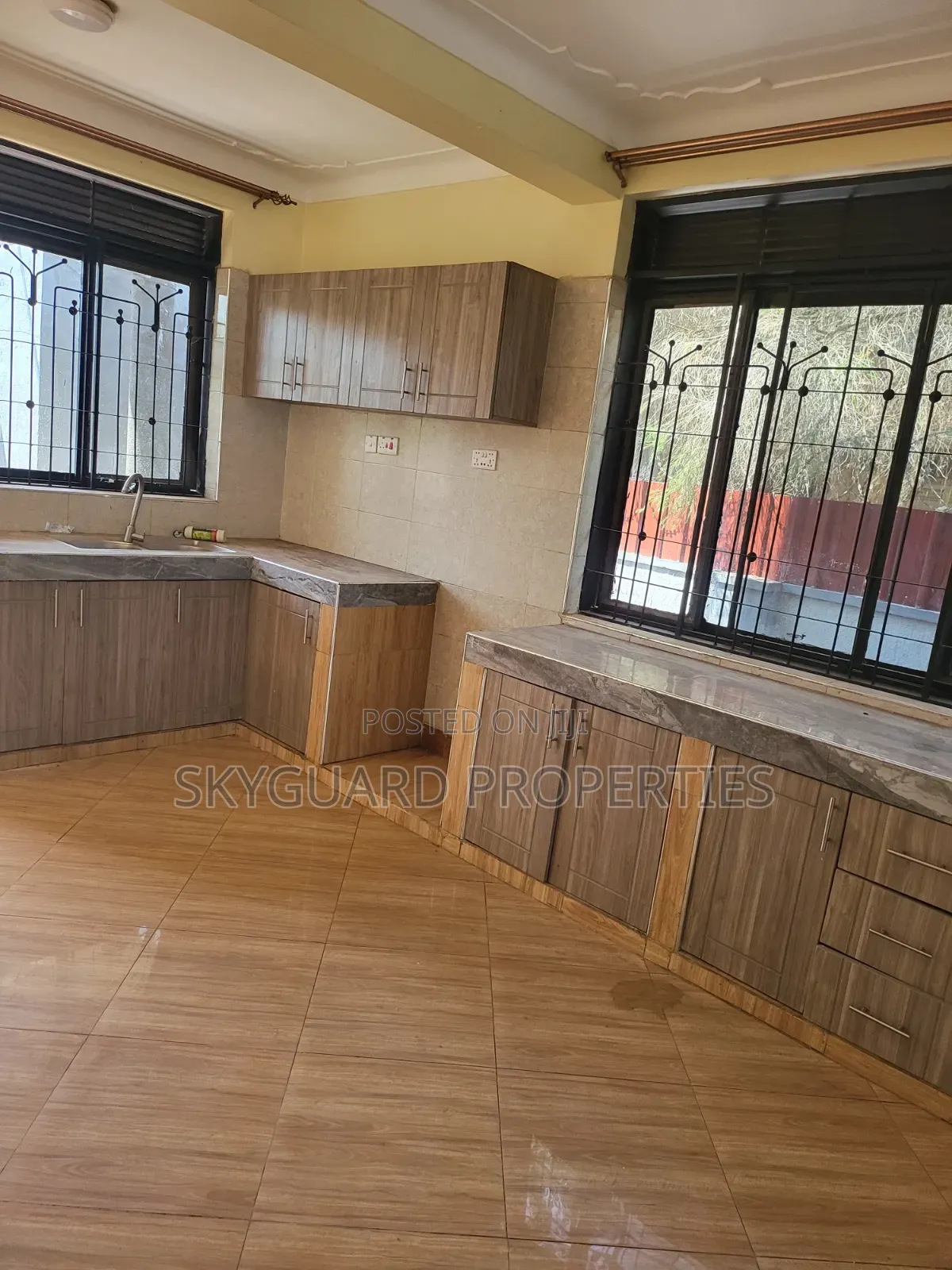 Two Bedroom House in Lunyo — thumbnail 3